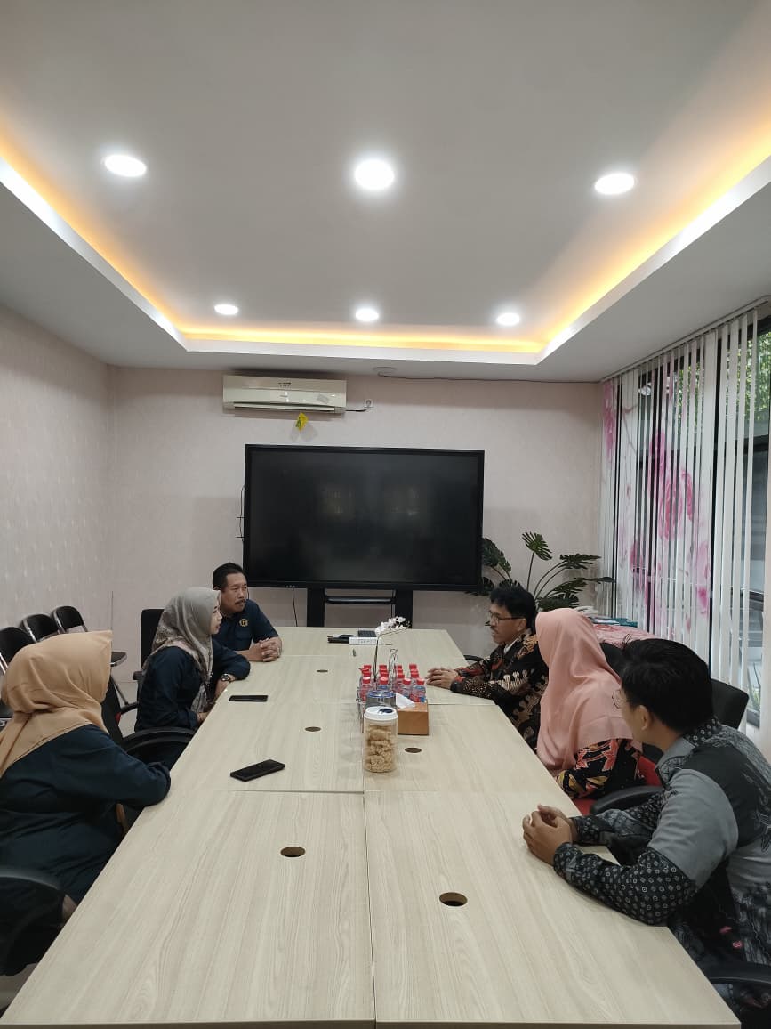 Perkuat Mutu Pendidikan, Tim UniSZA Terengganu Benchmarking ke FEB Universitas Jember